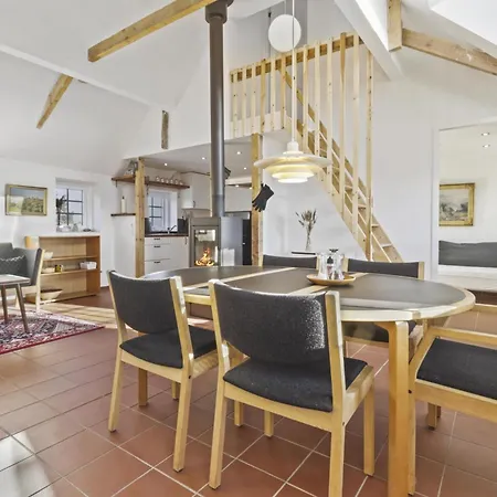 Prázdninový dům Stylish Renovated Sj-357